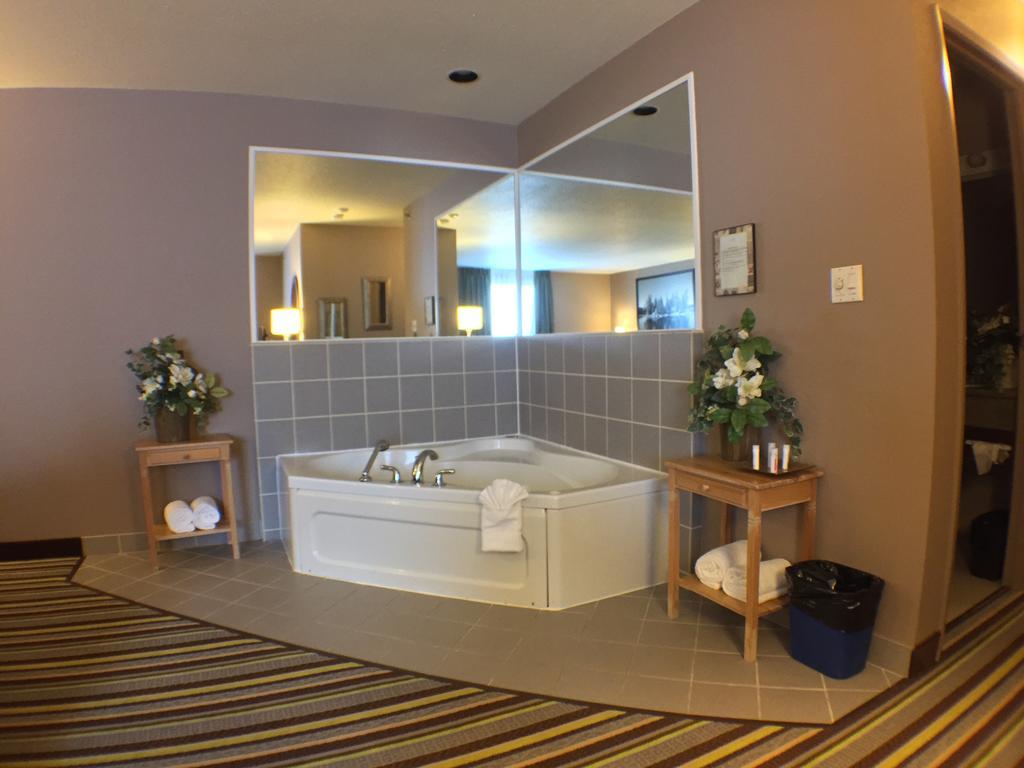 Super 8 By Wyndham Kenora Hotel Ngoại thất bức ảnh