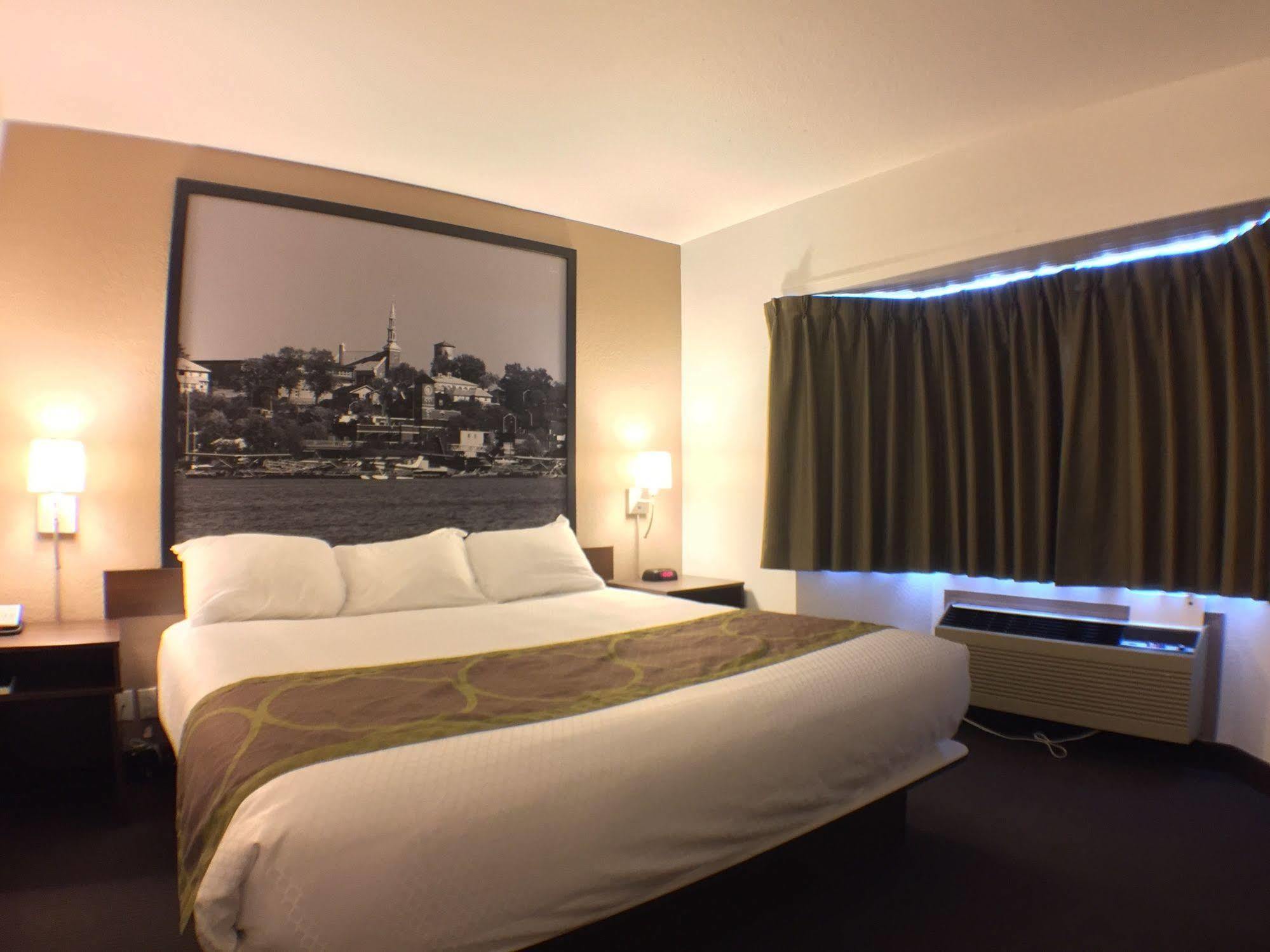 Super 8 By Wyndham Kenora Hotel Ngoại thất bức ảnh