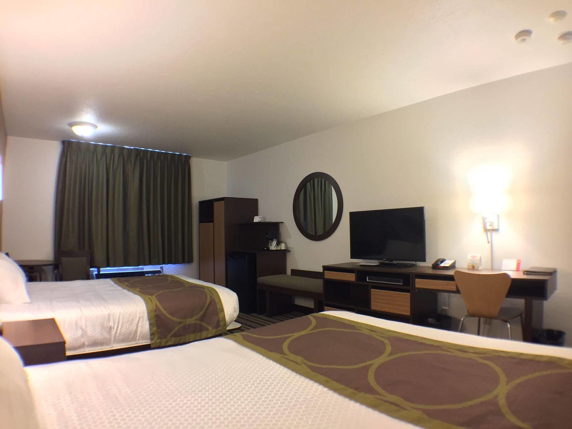 Super 8 By Wyndham Kenora Hotel Ngoại thất bức ảnh